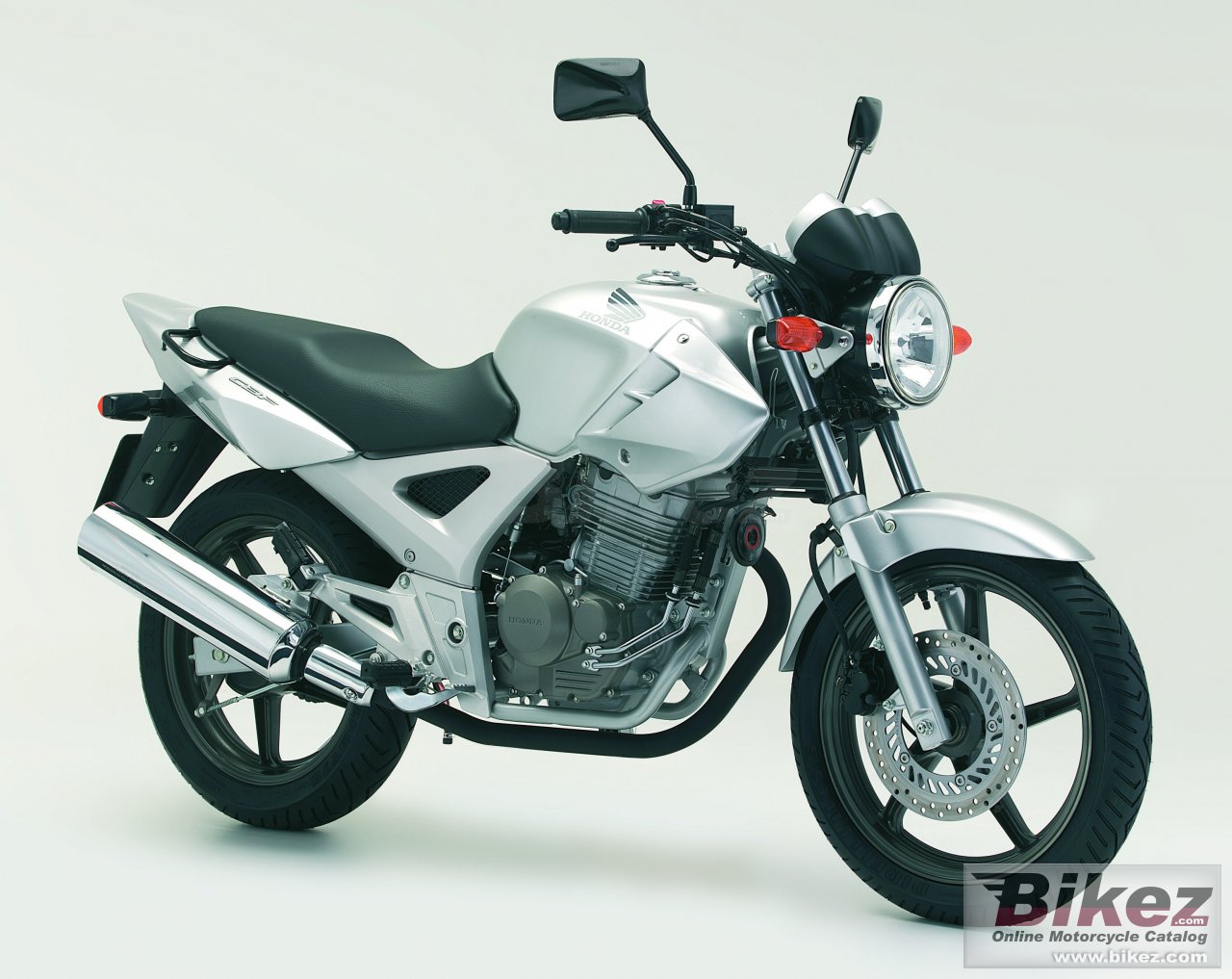 Big Honda cbf250 picture and wallpaper from Bikez.com